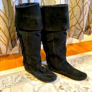 Gorgeous Minnetonka over the knee fringe moccasins